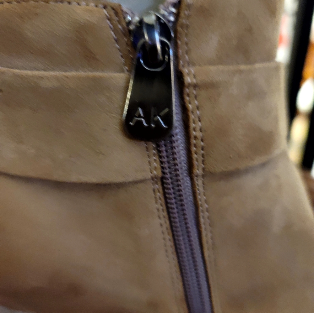 ANNE KLEIN AK7 SERNIO LEATHER FLEX ANKLE BOOTIES/SIZE 6M - Picture 7 of 9